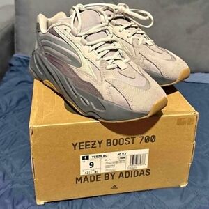 Adidas Yeezy Boost 700 V2 Sneakers